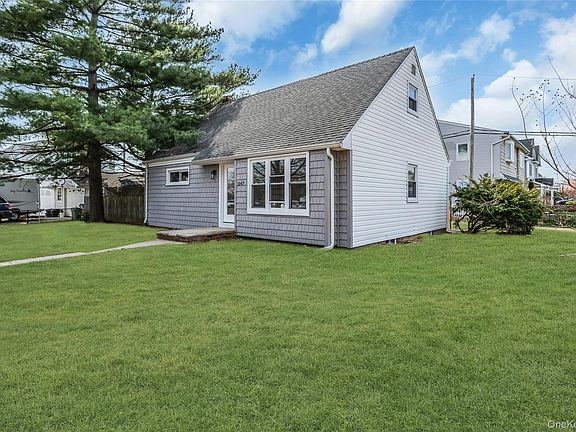 2nd image of 1047 Windermere Road