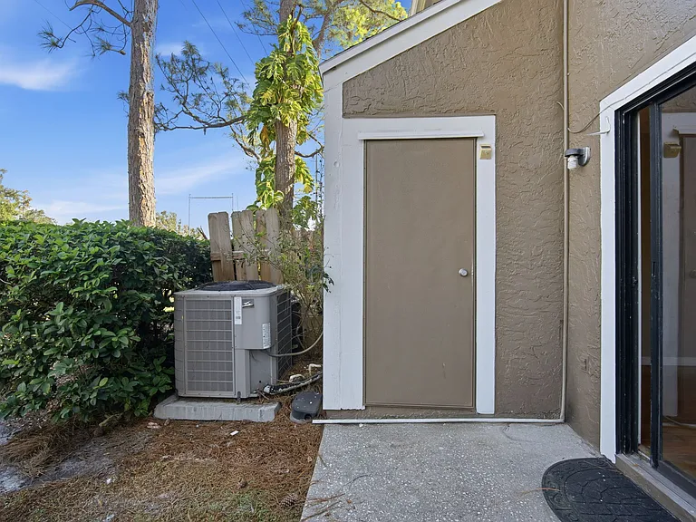 16545 Lake Brigadoon Cir — Photo 18