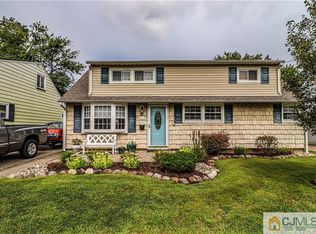 32 Laurel St, Carteret, NJ 07008