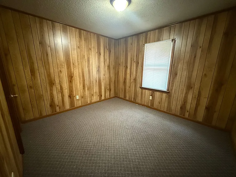 1715 Snowden Dr SE — Photo 8