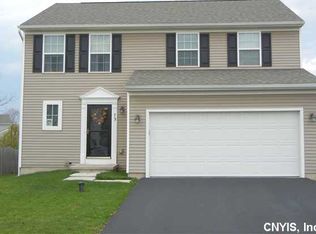 73 Cross Country Dr, Baldwinsville, NY 13027