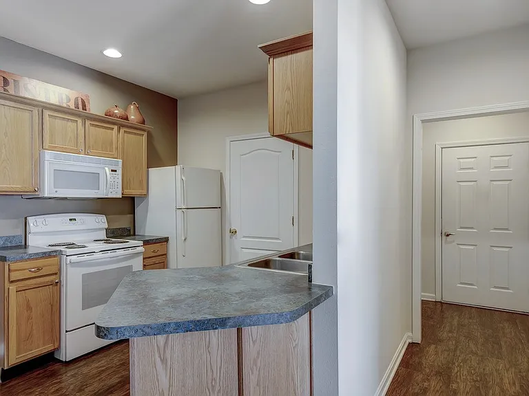 Glenmary Village Apartments — Photo 7