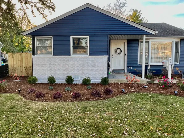 2501 Wilke Rd, Rolling Meadows, IL 60008