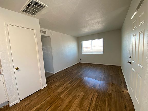 2nd image of 1621 E Wood St APT 101