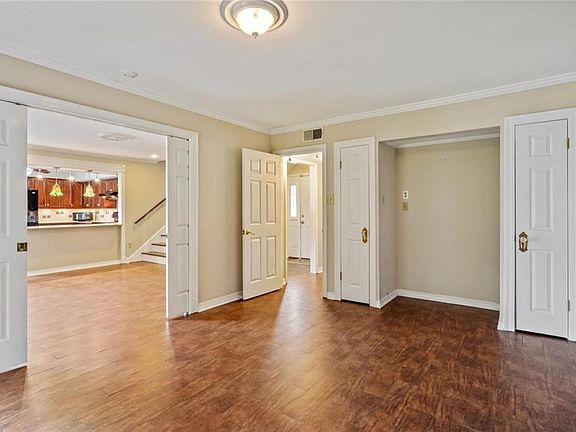 3rd image of 1500 W Esplanade Ave #13C