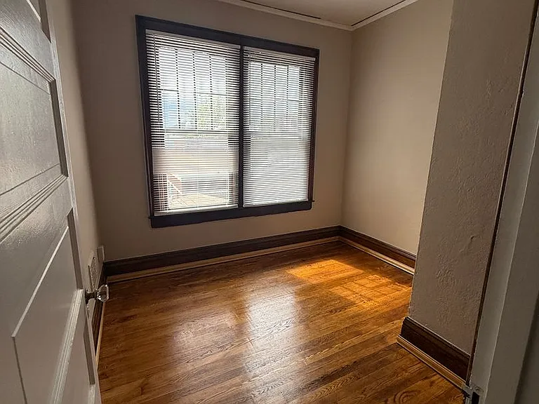1422 Lewis St — Photo 7