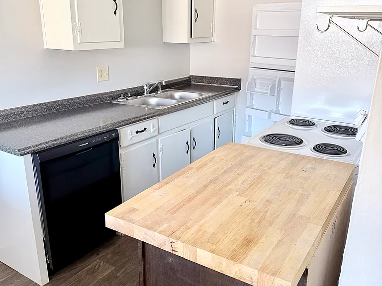 261 White Bridge Pike #128 — Photo 5