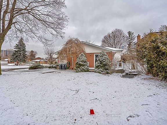 4th image of 35 Edenborough Dr