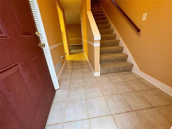3rd image of 3925 Mountain View Rd #3