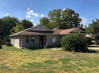 800 Maple St, Howe, TX 75459