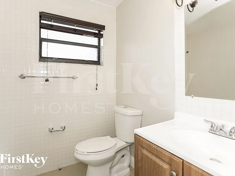 1182 NE 196th St — Photo 13