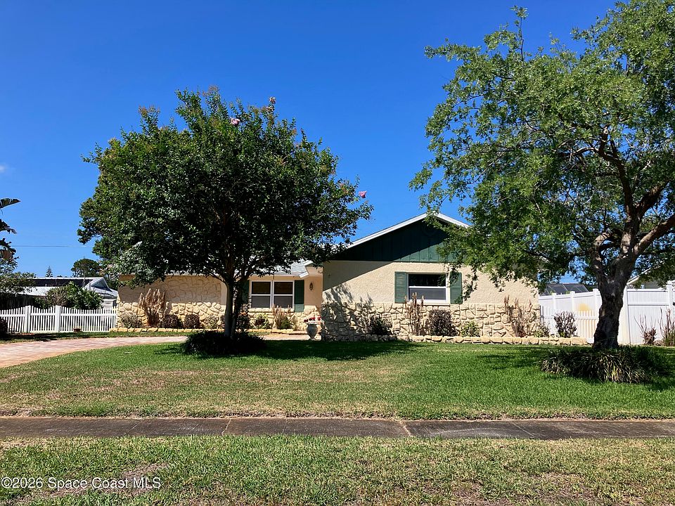 1st image of 1300 Arlington Cir