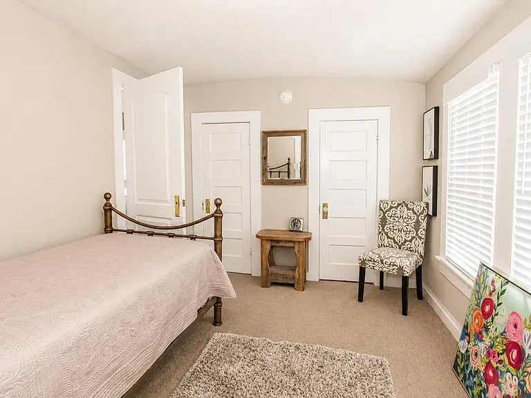 1809 S Lancaster St — Photo 16