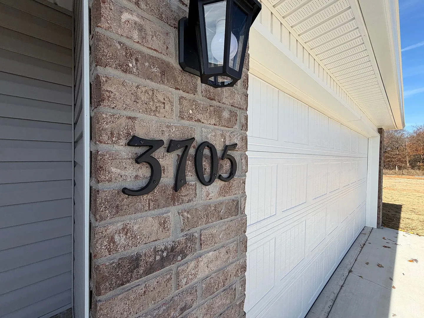 3705 N. Carmine Drive — Photo 2