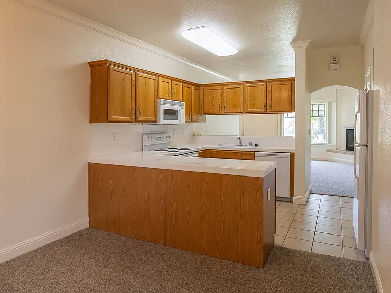 Dominion Courtyard Villas — Photo 23