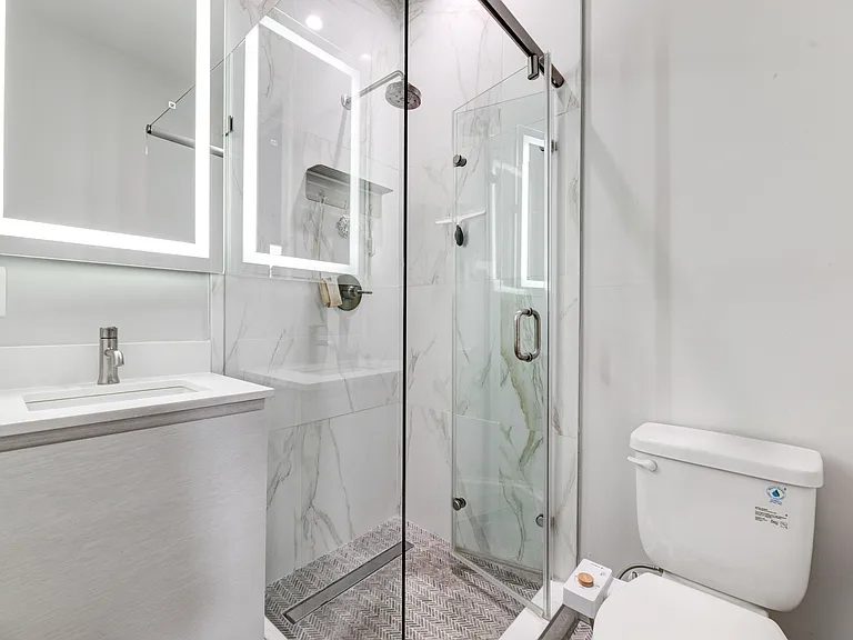 839 Kennedy St NW #304 — Photo 7