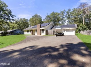 14 Cambridge Dr, Jackson, NJ
