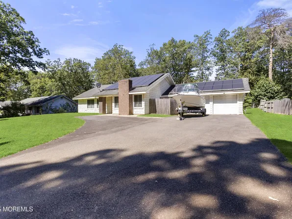 14 Cambridge Drive, Jackson, NJ 08527