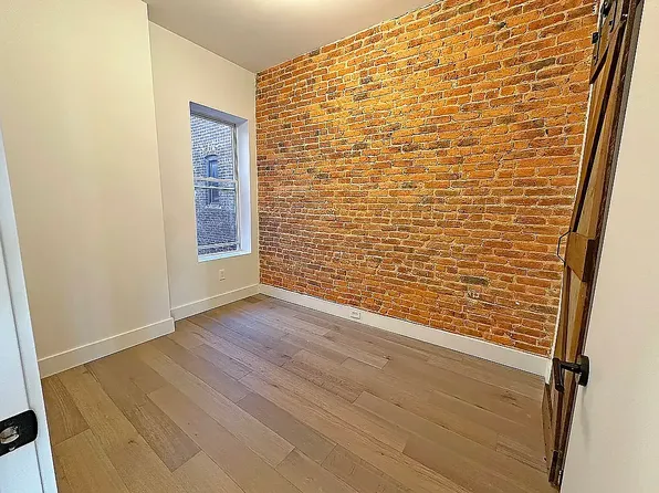 1853 Cornelia Street image 6 of 15