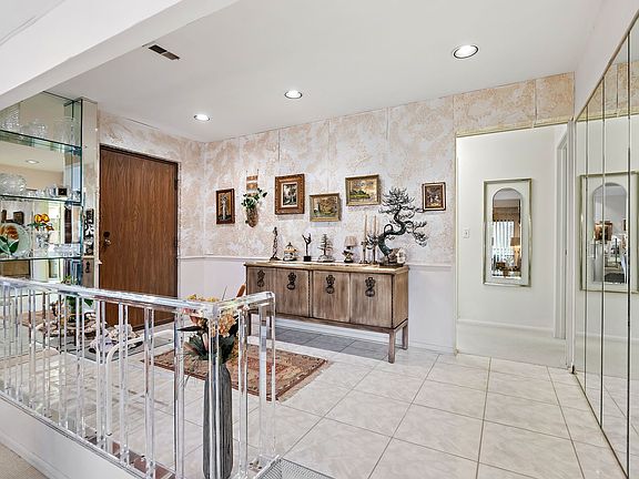 2nd image of 1057 Deerfield Pl #1057