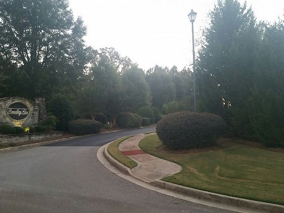 2nd image of 1518 Lakeland Dr