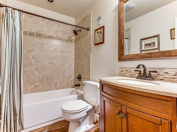 3rd image of 3030 Teakwood Dr