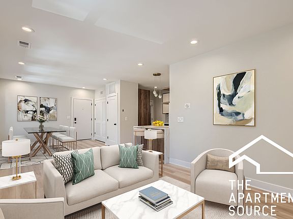 2nd image of 5036 N Rockwell St #1N