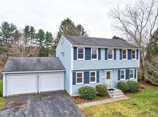 7 Blue Bell Ln, Middletown, CT 06457