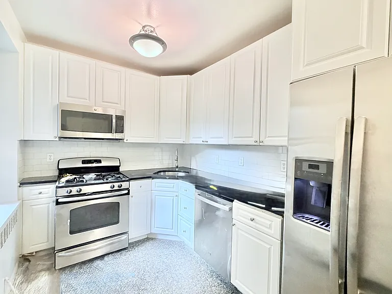 700 Fort Washington Ave #2C — Photo 12