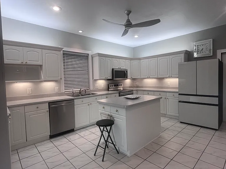 1061 Bimini Ln — Photo 10