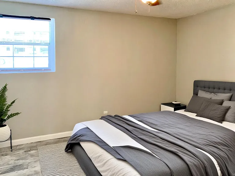 410 E 6th St #1 — Photo 7