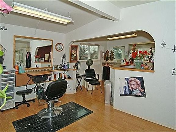 Full-Functioning Salon