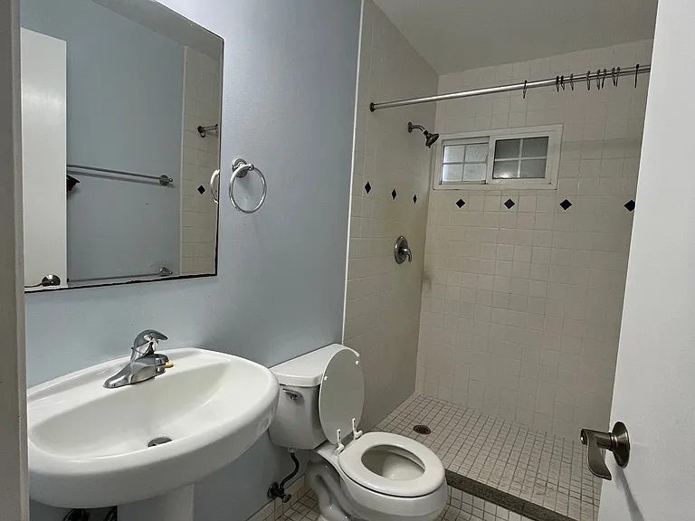 2324 S Beretania St #A — Photo 3