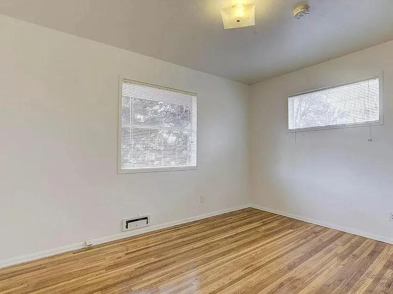 1170 S Holly St — Photo 10