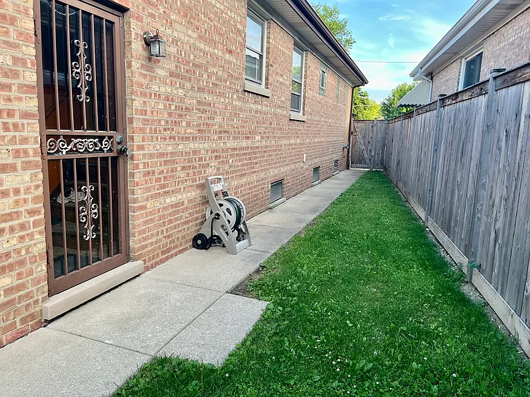 6822 W Higgins Ave — Photo 14