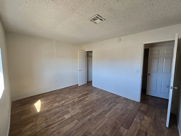 4300 N Lamont St #201 — Photo 14