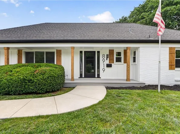 8919 Mission Rd, Leawood, KS 66206