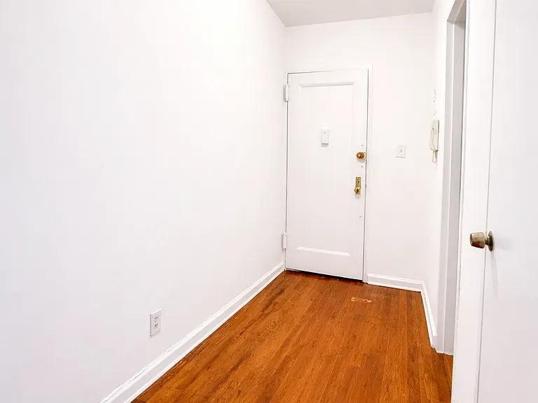 404 E 75th St #3C — Photo 4