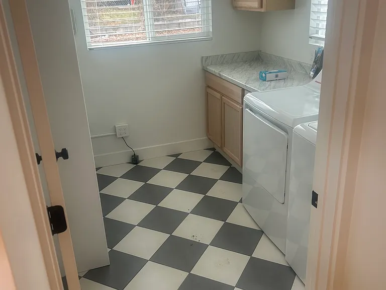 431 W Clark St — Photo 2