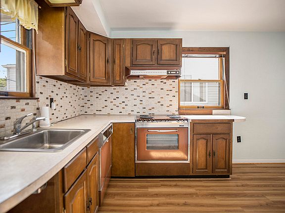 4th image of 2112 Cicotte Ave