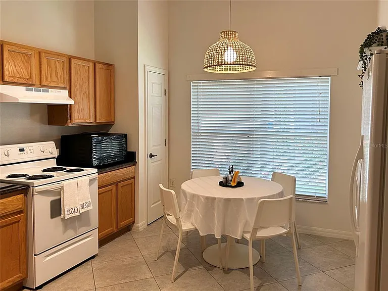 585 Grand Canal Dr — Photo 16