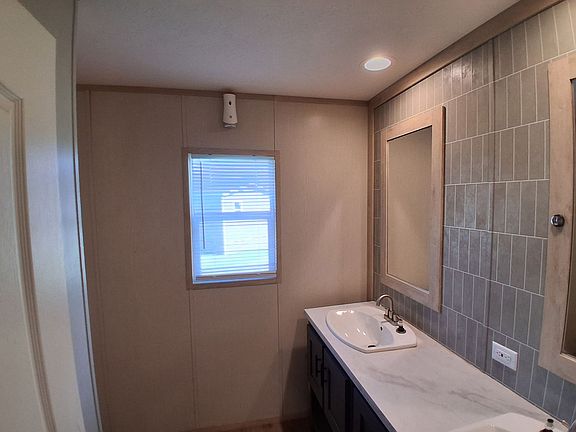 3rd image of 86 Cannon Ln