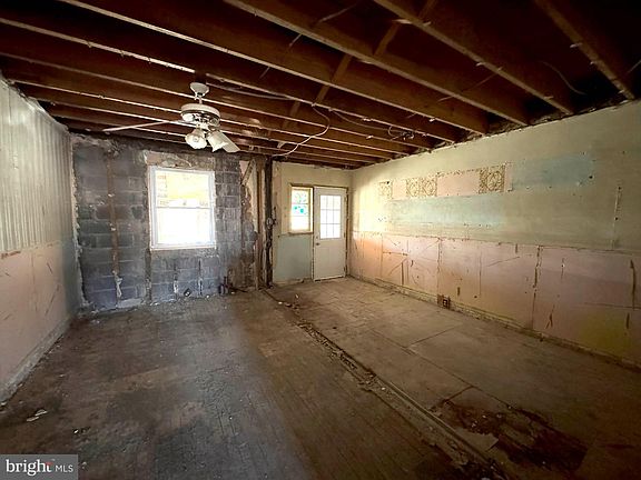 5th image of 3835 8th St