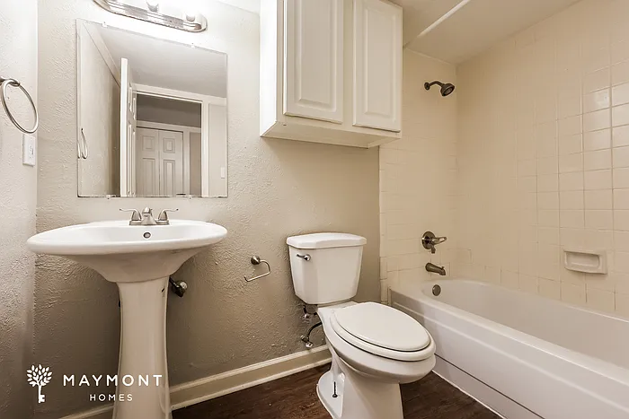 709 Lawndale Dr — Photo 8