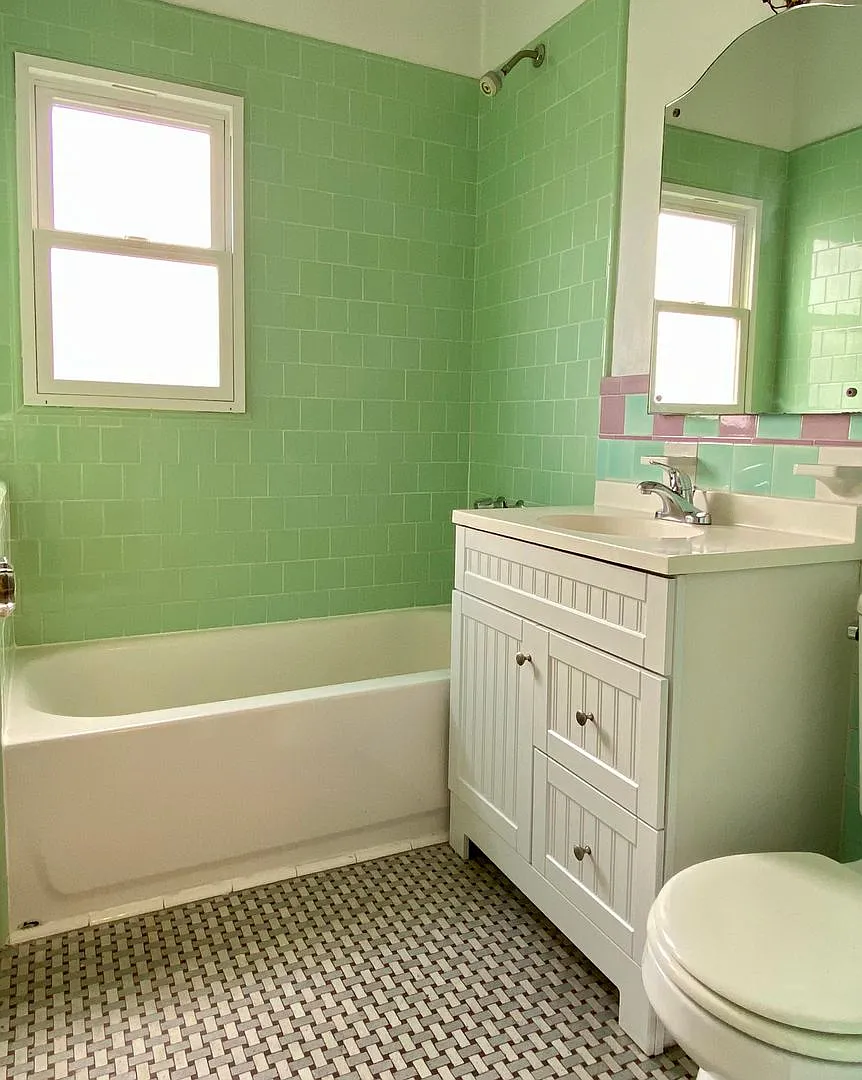 369 North Spaulding Avenue (6600) — Photo 2
