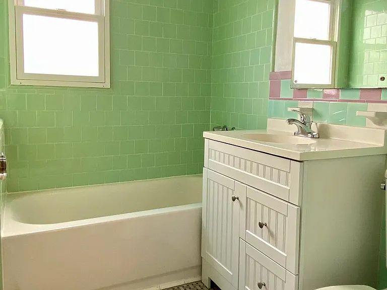 369 N Spaulding Ave — Photo 2