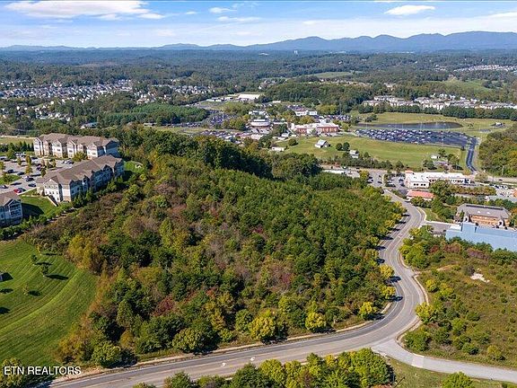 3rd image of Valley Vista Rd