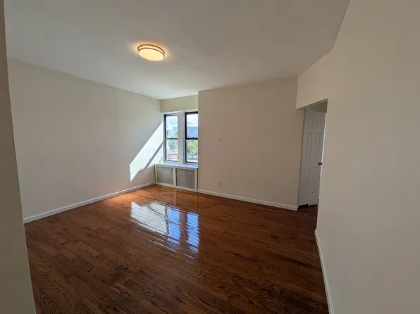 32-25 93rd St #A18, East Elmhurst, NY 11369