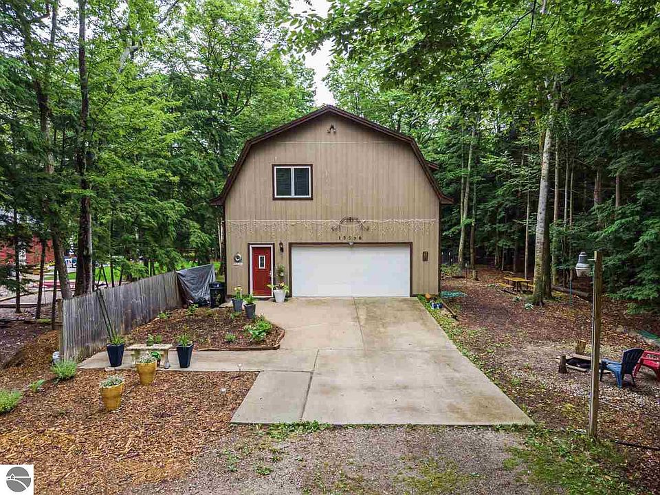 1st image of 13566 N Knollwood Dr