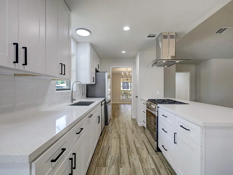 9723 Galston Ln — Photo 8